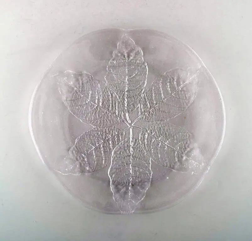 21 kunstvoll veredelte, mundgeblasene Abdeckplatten aus Glas mit Blattmotiven, 1960er Jahre