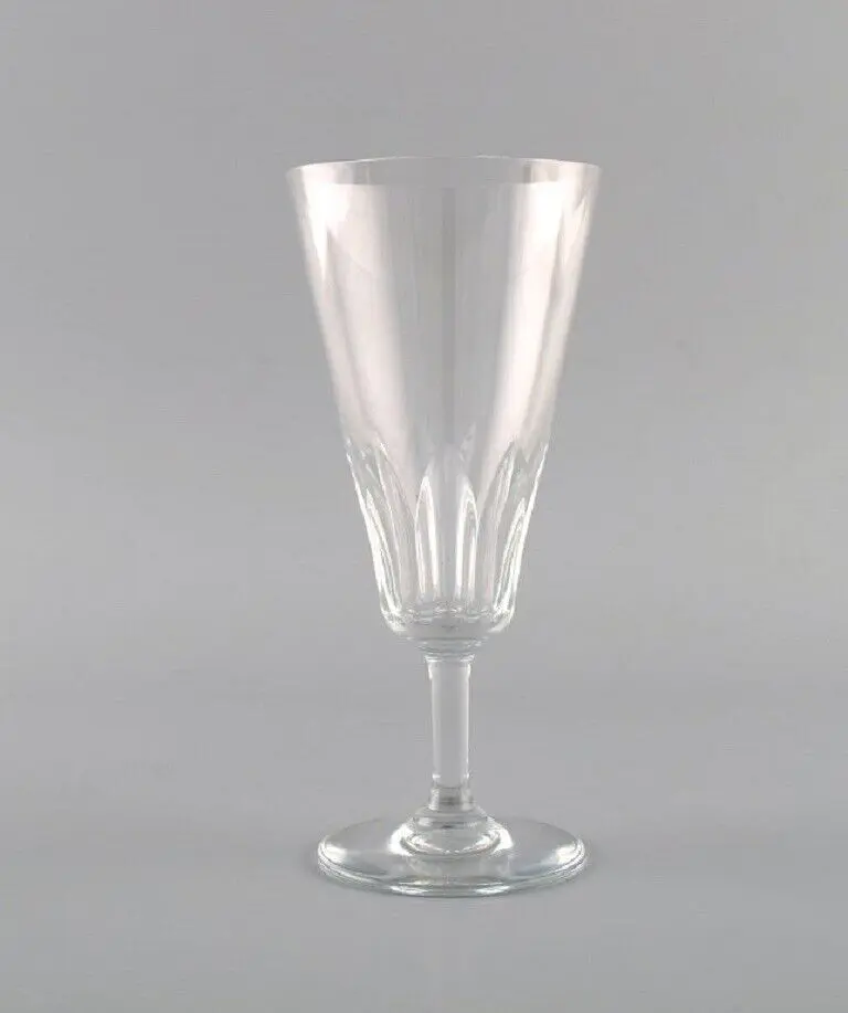 Baccarat aus Frankreich: 10 Art Deco Champagnergläser aus Kristallglas