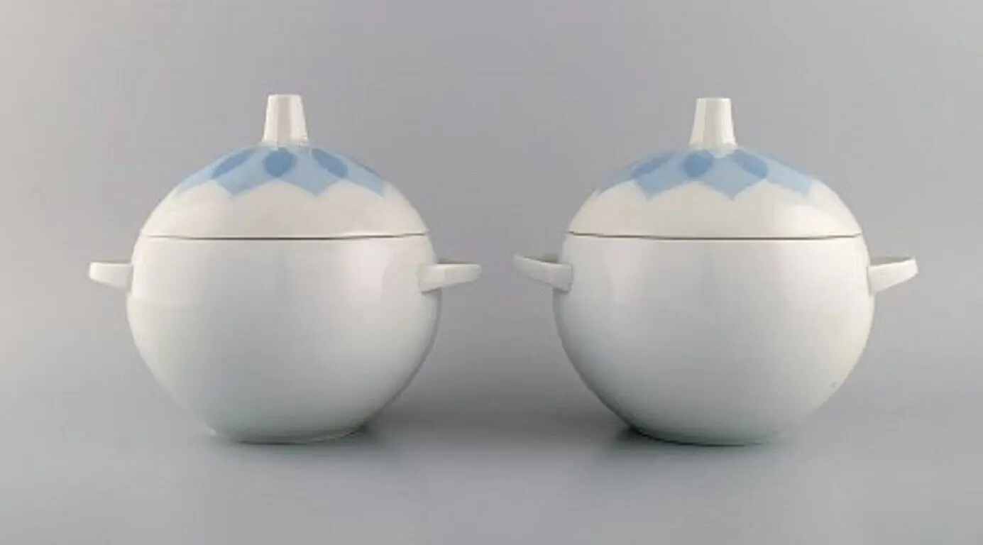 Bjørn Wiinblad für Rosenthal: Zwei Lotus Porzellan-Deckelgeschirre, 1980er Jahre