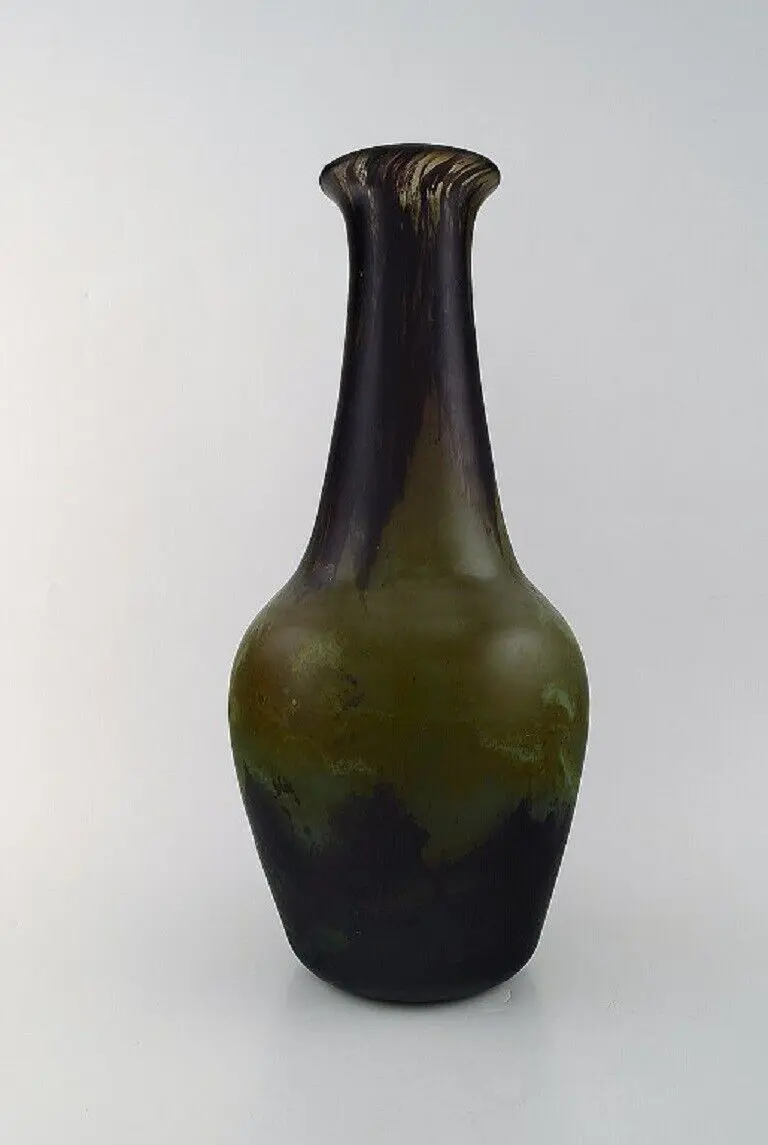 Daum Nancy, Frankreich. Monumentale Art Deco Vase aus mundgeblasenem Kunstglas