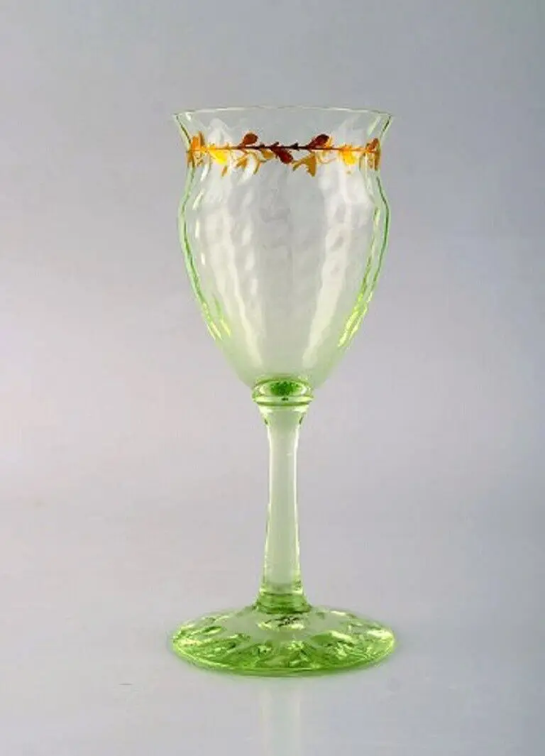 Emile Gallé (1846-1904). Sechs frühe und seltene Weingläser mit Karaffe