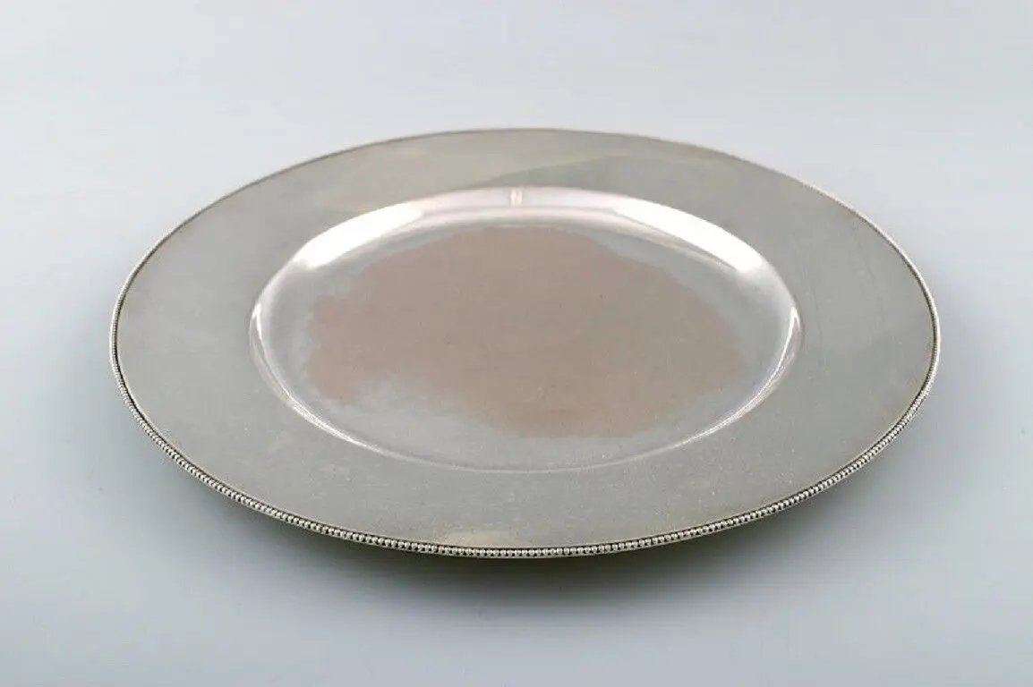 Evald Nielsen Deckplatte aus gehämmertem Sterlingsilber mit Perlrand aus den 1930er Jahren