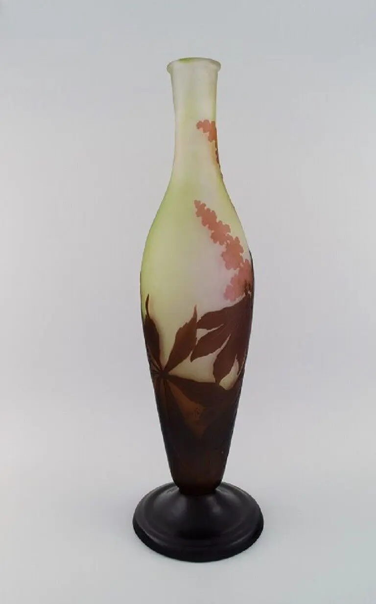 Großartige antike Emile Gallé 'Ricin' Vase aus satiniertem Kunstglas. Frühes 20. Jahrhundert