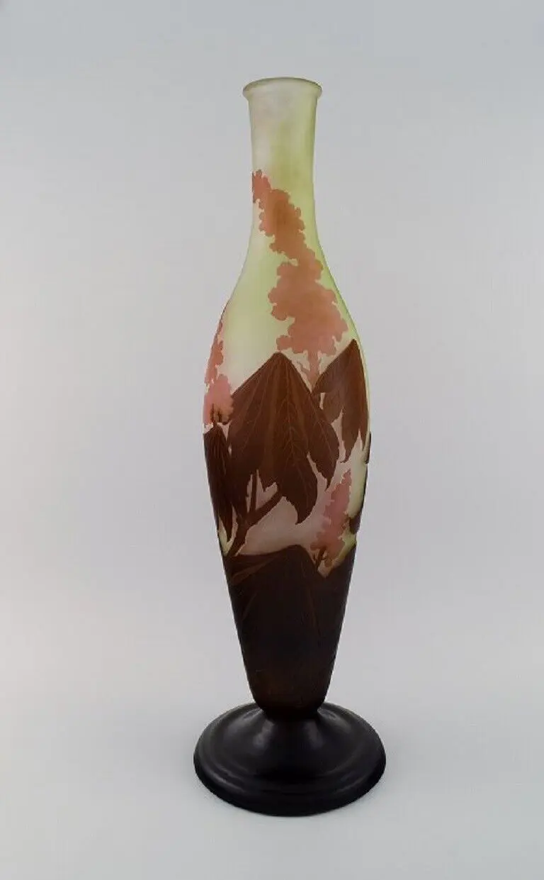 Großartige antike Emile Gallé 'Ricin' Vase aus satiniertem Kunstglas. Frühes 20. Jahrhundert