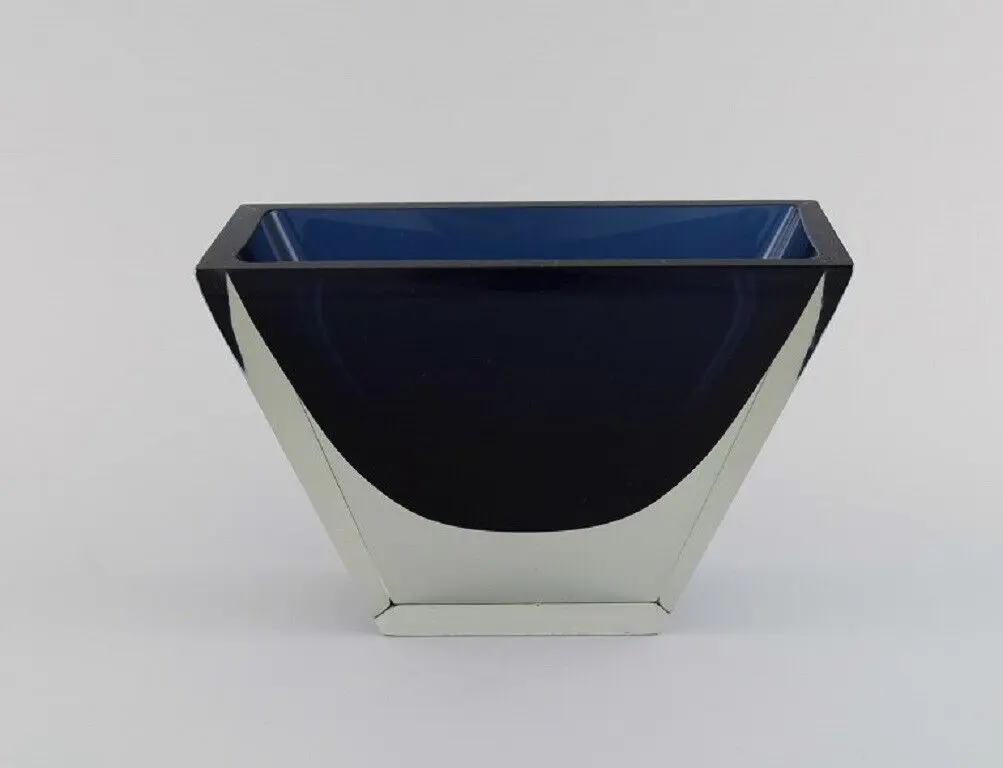 Harry Moilanen (1931-1991), Nuutajärvi Notsjö. Vase aus dunkelblauem und transparentem Glas