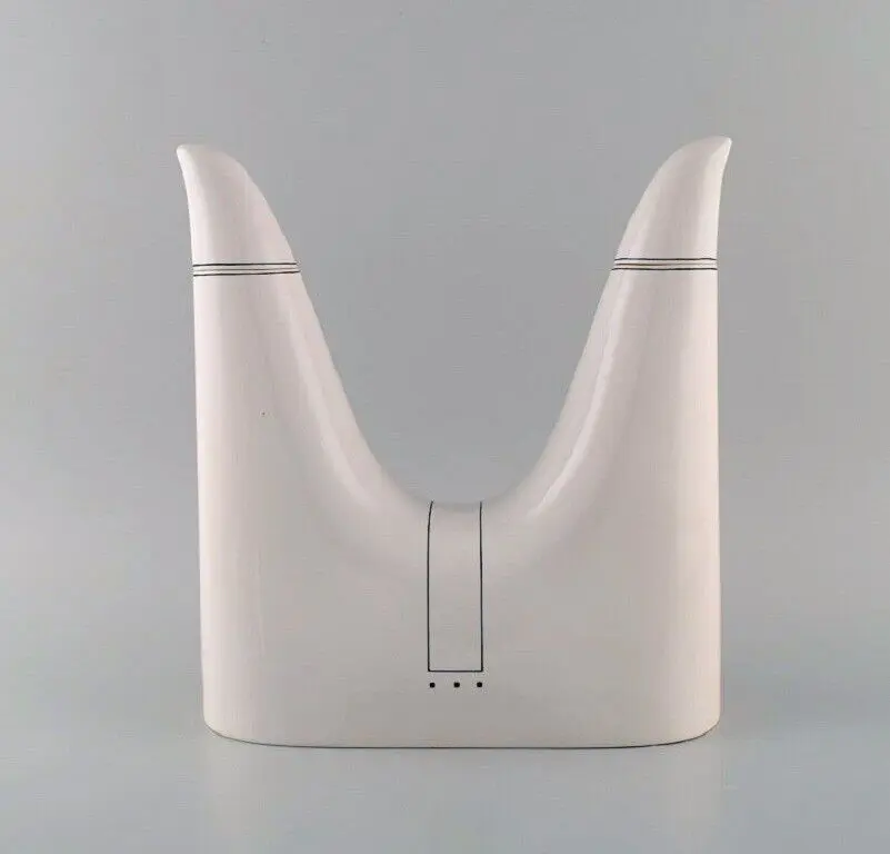 Heide Warlamis Teekanne aus der Wiener Sammlung. Funkis Porzellan, Österreich, 1980er Jahre