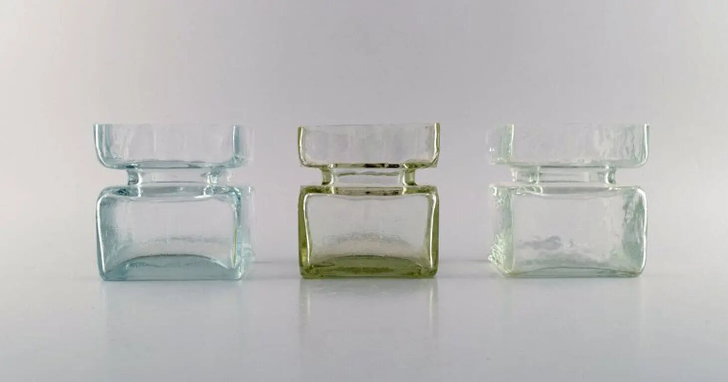 Helena Tynell für Riihimäen Lasi Oy: 3 Vasen aus klarem und hellem grauem Kunstglas