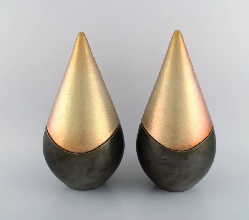 Mobach, Holland. Zwei große, einzigartige Deckelgläser aus glasiertem Keramik im modernen Stil