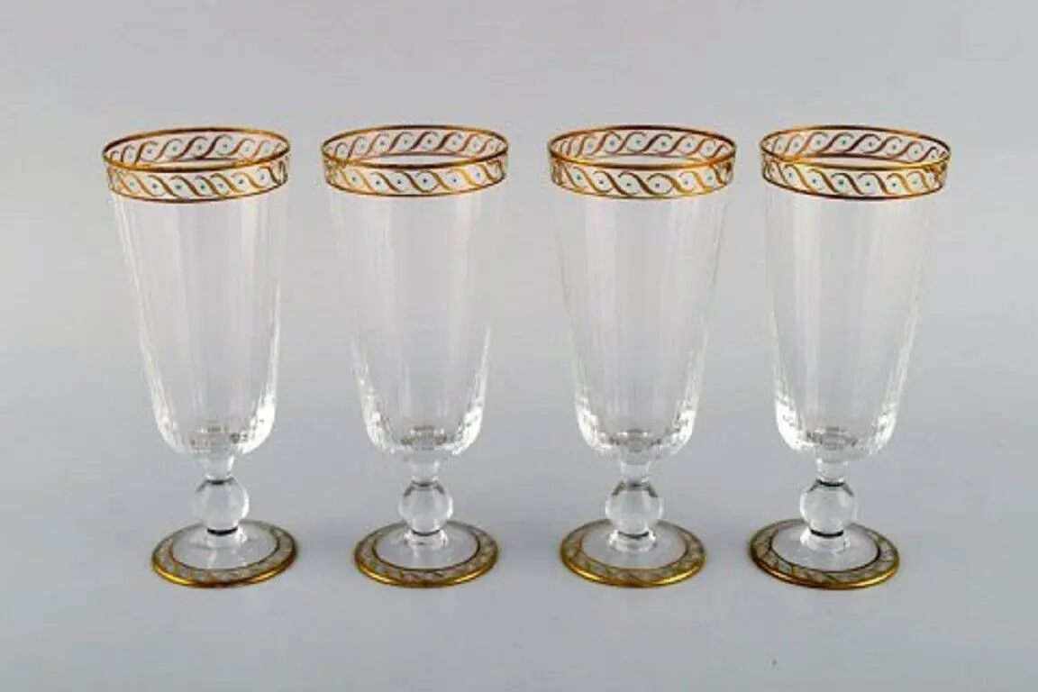 Nason & Moretti, Murano. Set von vier Champagnerflöten aus handgeblasenem Kunstglas