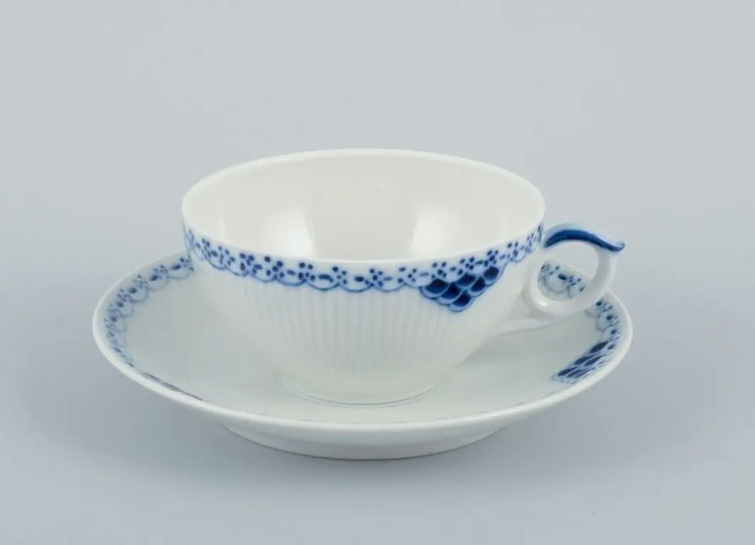 „Royal Copenhagen, Prinzessin, Set aus sechs Teetassen mit Untertassen, 1975-1979.“
