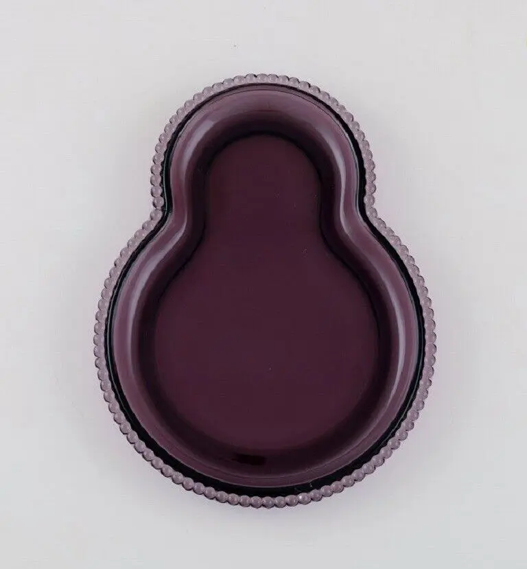 Seltene lila Kunstglas-Teller von skandinavischem Glaskünstler – 12 Stück aus den 1960er/70er Jahren