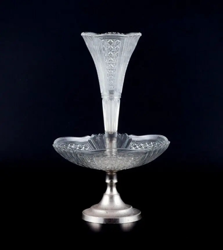 Val St. Lambert, Belgien. Stilvolles zweigeteiltes Art Deco Herzstück aus Kunstglas