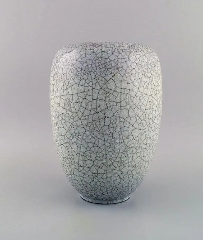 Vase aus glasiertem Steinzeug, Karlsruhe, Deutschland. Wunderschöne Knisternglasur