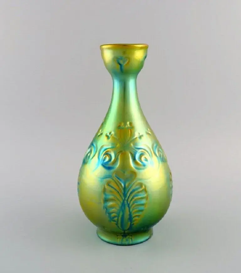 Zsolnay Krug aus glasiertem Keramik mit Laubmotiv, 1960er Jahre