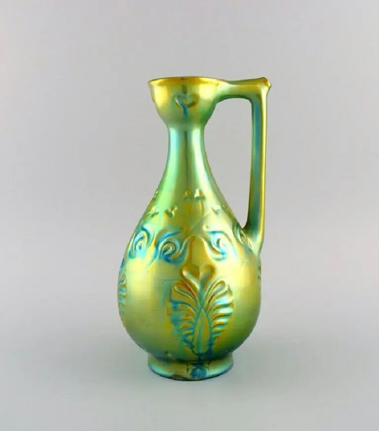 Zsolnay Krug aus glasiertem Keramik mit Laubmotiv, 1960er Jahre