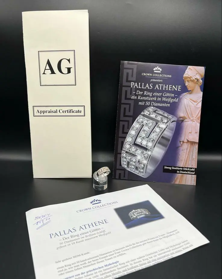 Diamantring aus Weißgold mit ca. 1 ct und 50 Diamanten - Ring einer Göttin aus der Crown Collection