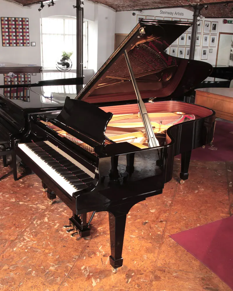 Großes Klavier Modell B von Steinway