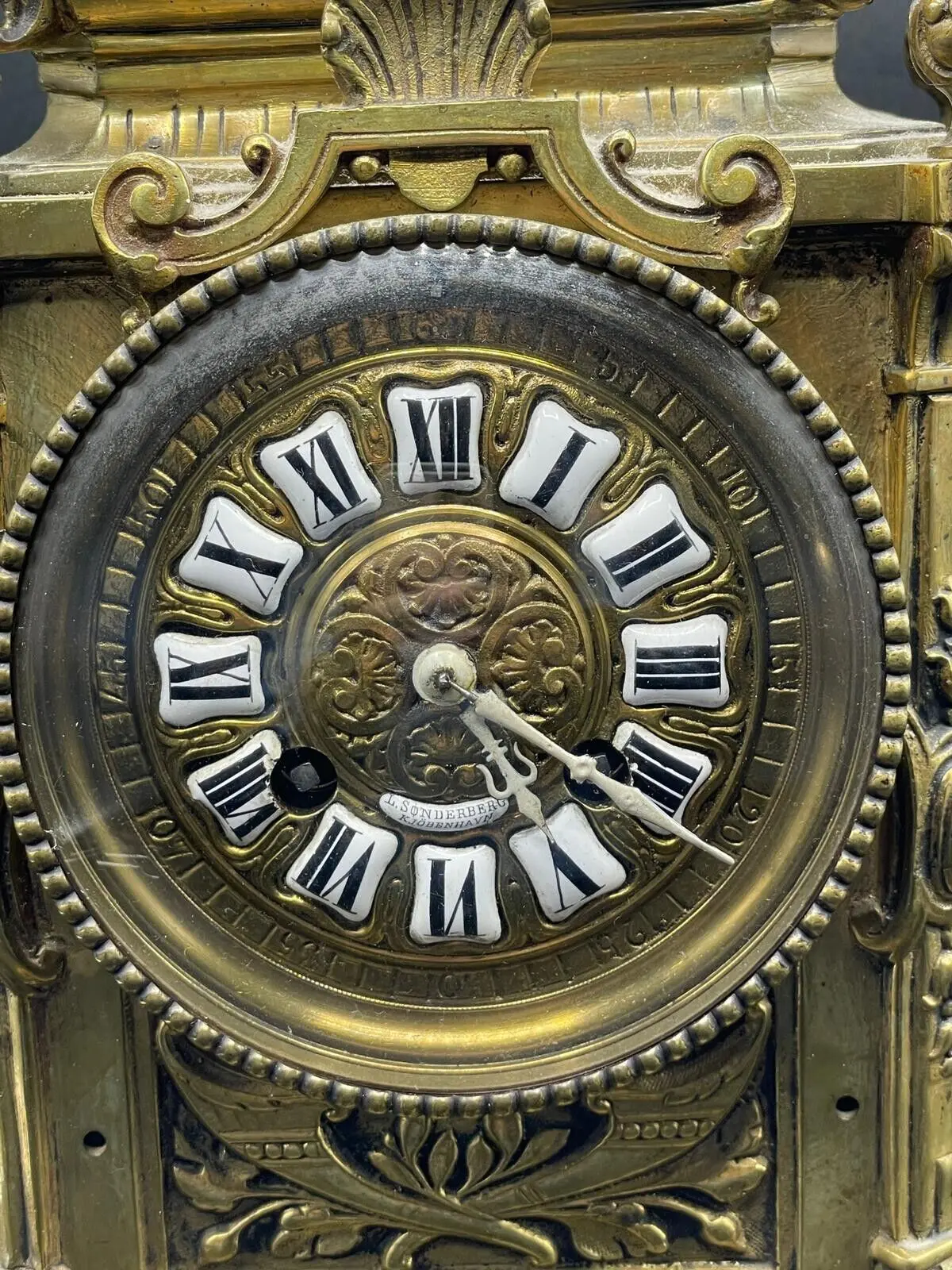 Historische Kaminuhr - Massive Bronze aus der Zeit von 1860-1880