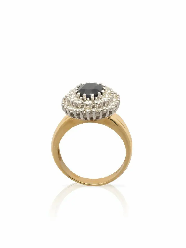 Ring aus 14k Gelbgold mit Saphir und Diamanten