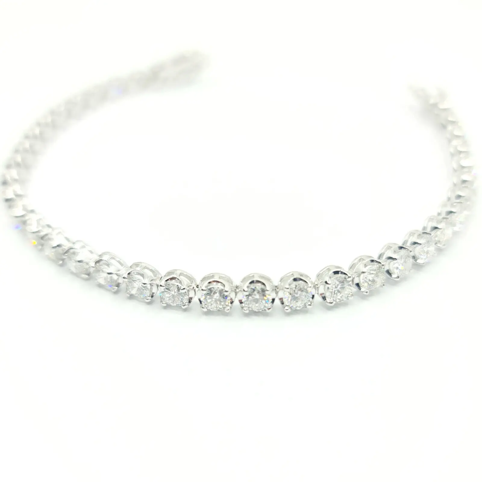 Tennisarmband aus 750 Weißgold mit 16,50 ct (33 Brillanten, GIA-zertifiziert) – 18 cm