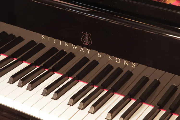 „Überholtes Steinway Model A Konzertflügel zu verkaufen“