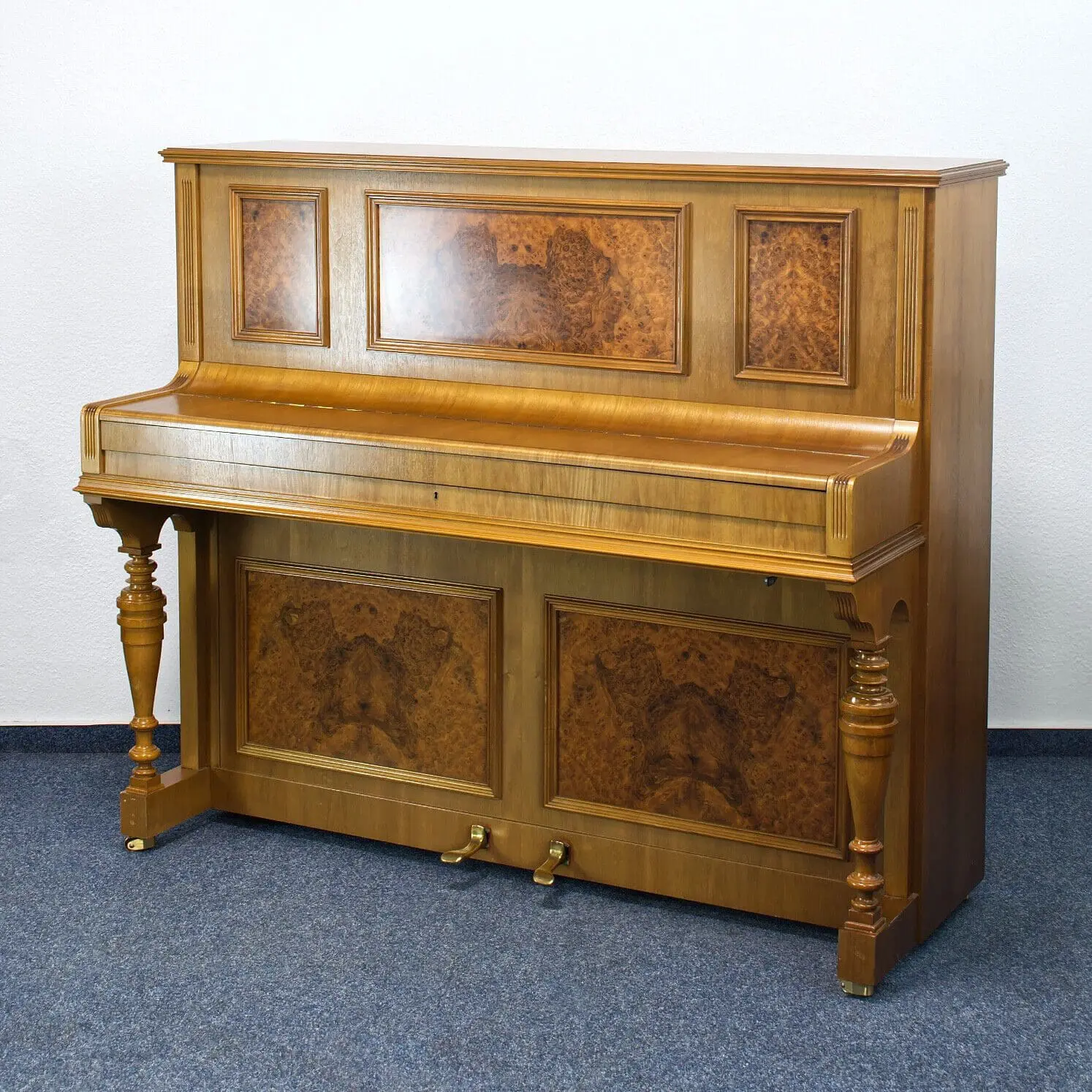 Klavier von Steingraeber & Söhne - Wurzelholz, Baujahr 1982