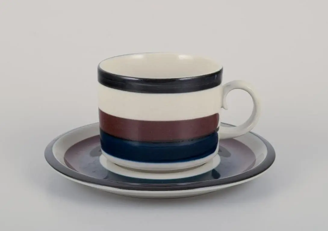 Anja Jaatinen-Winquist für Arabien, Finnland: Fünf Teetassen der Serie 'Kaira' und