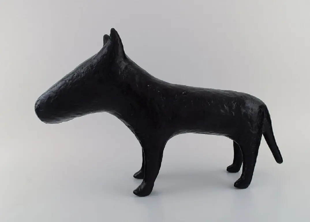 Anonymer französischer Designer. Große Skulptur aus schwarz glasiertem