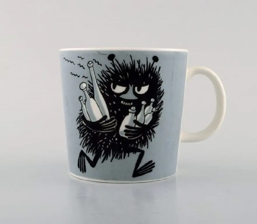 Arabien, Finnland. Zwei Porzellantassen mit Mumin-Motiven. Schluss