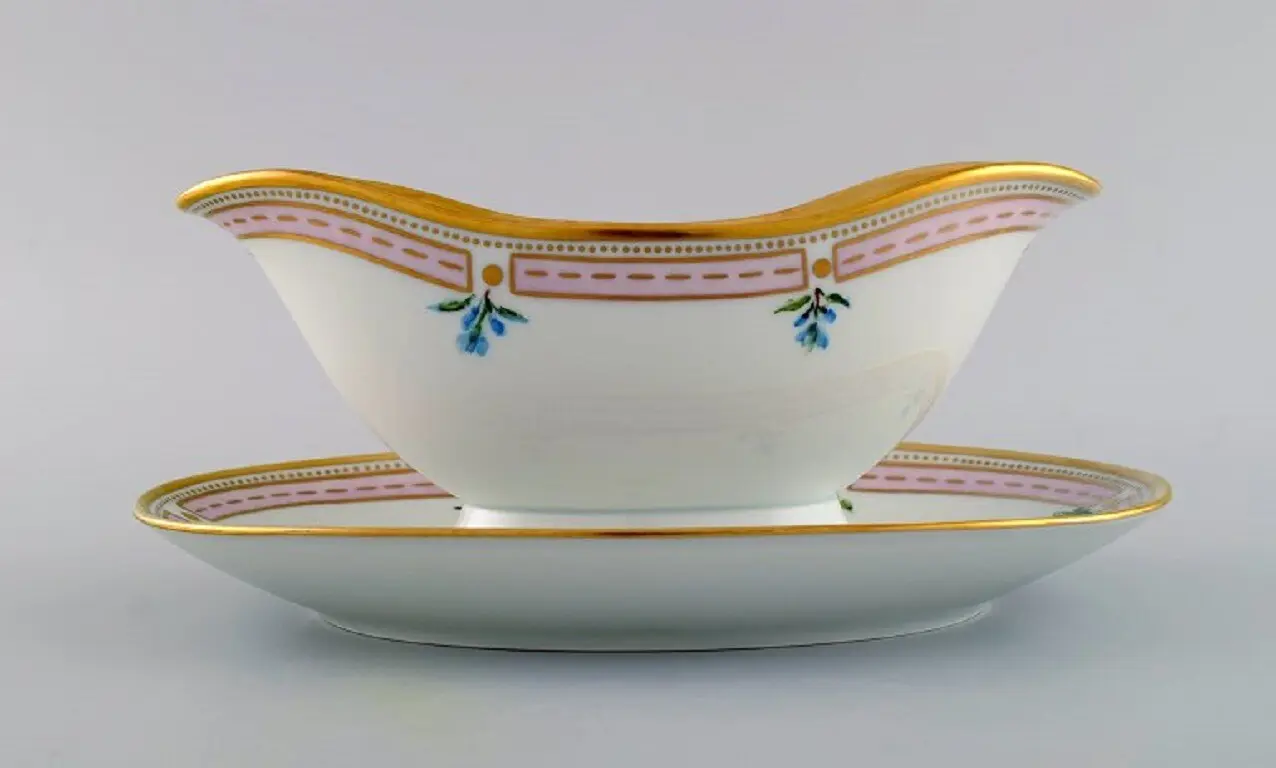 Bing & Grøndahl Porzellan-Sauciere mit handgemalten Blumenmotiven aus den 20er/30er Jahren