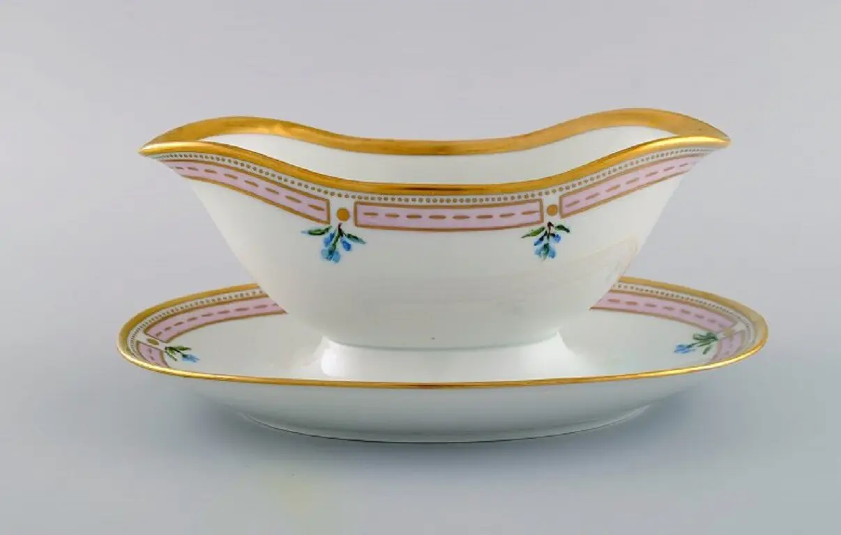 Bing & Grøndahl Porzellan-Sauciere mit handgemalten Blumenmotiven aus den 20er/30er Jahren