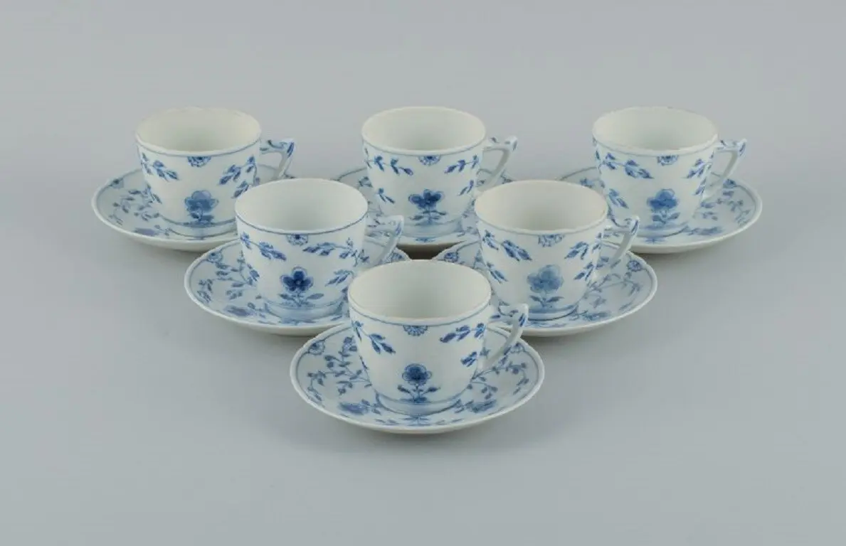 Bing & Grøndahl, Set aus sechs handbemalten Kipling Kaffeetassen mit Untertassen