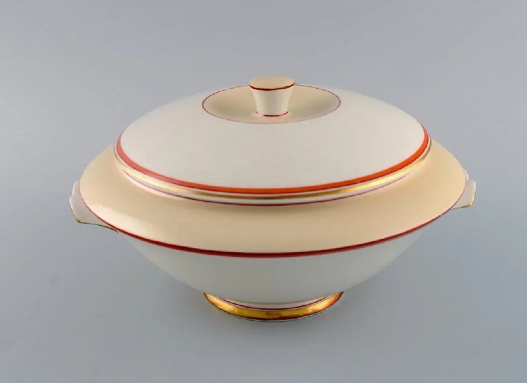 Christian Joachim für Royal Copenhagen: Suppenterrine im spanischen Muster