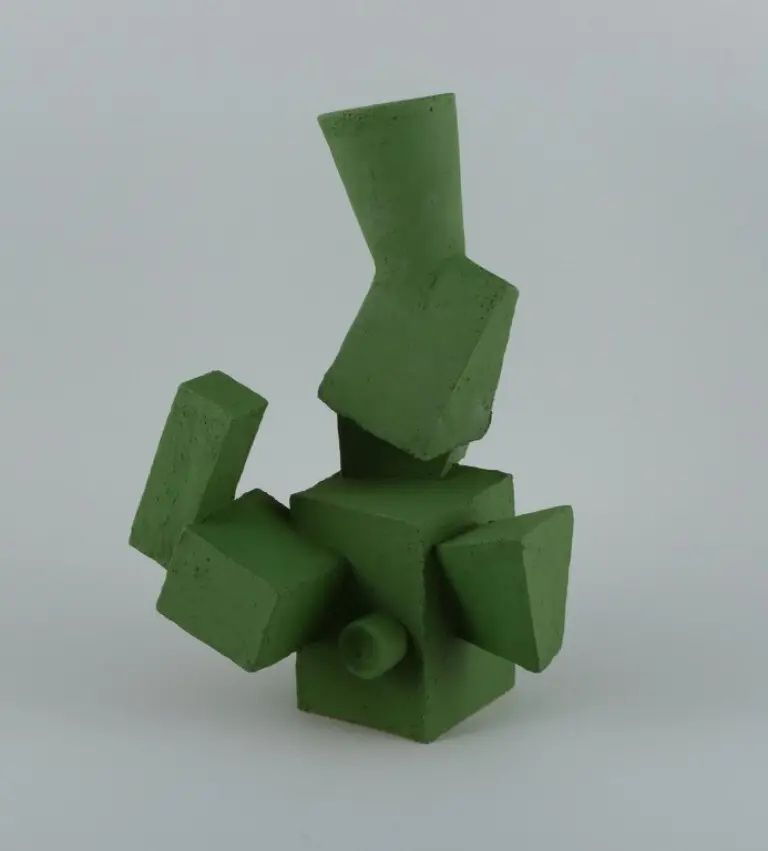 Christina Muff – zeitgenössische dänische Keramikkünstlerin. Kubistische Skulptur