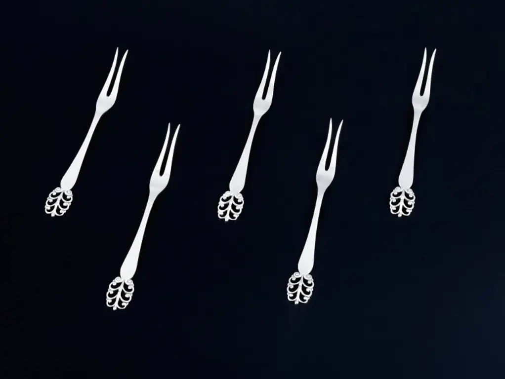 Dänischer Silberschmied, Set aus fünf Fleischgabeln aus dänischem 830er Silber