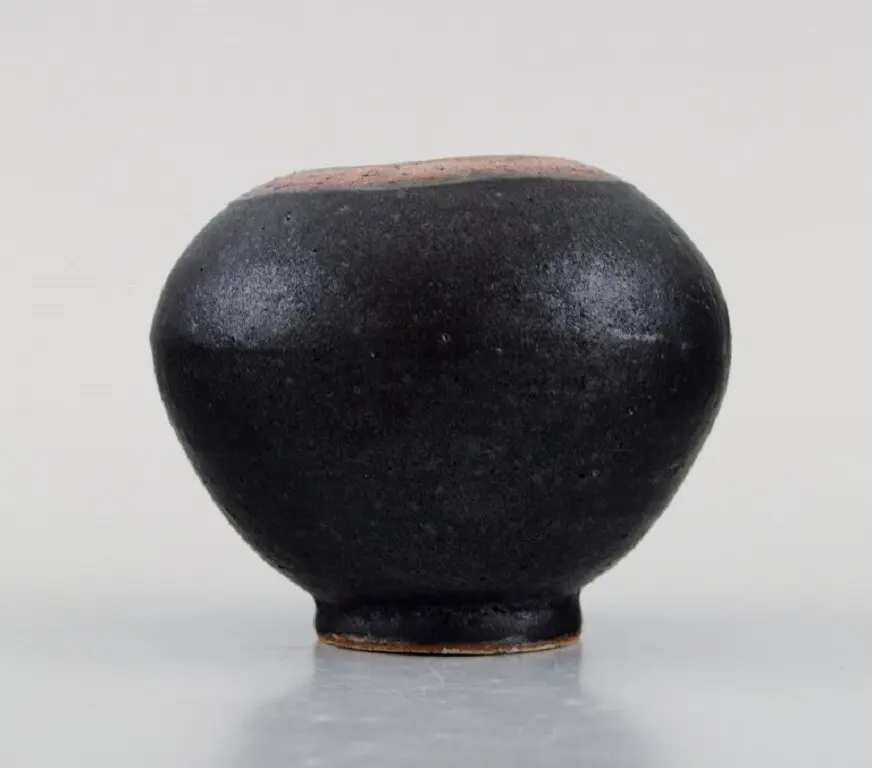 Eli Keller (geb. 1942), Schweden. Einzigartige runde Vase aus glasiertem