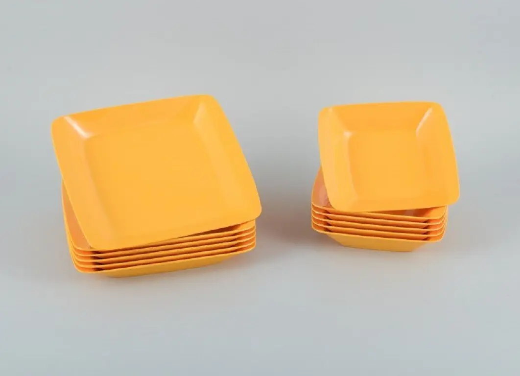 Fiskars Finnland: 12 Retro-Teller aus gelbem Melamin - Modell 'Fiskamin'