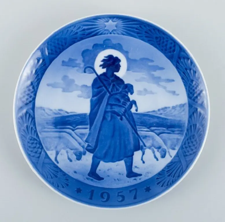 Fünf Weihnachtsteller von Royal Copenhagen aus den Jahren 1954, 1956, 1957, 1958 und 1959