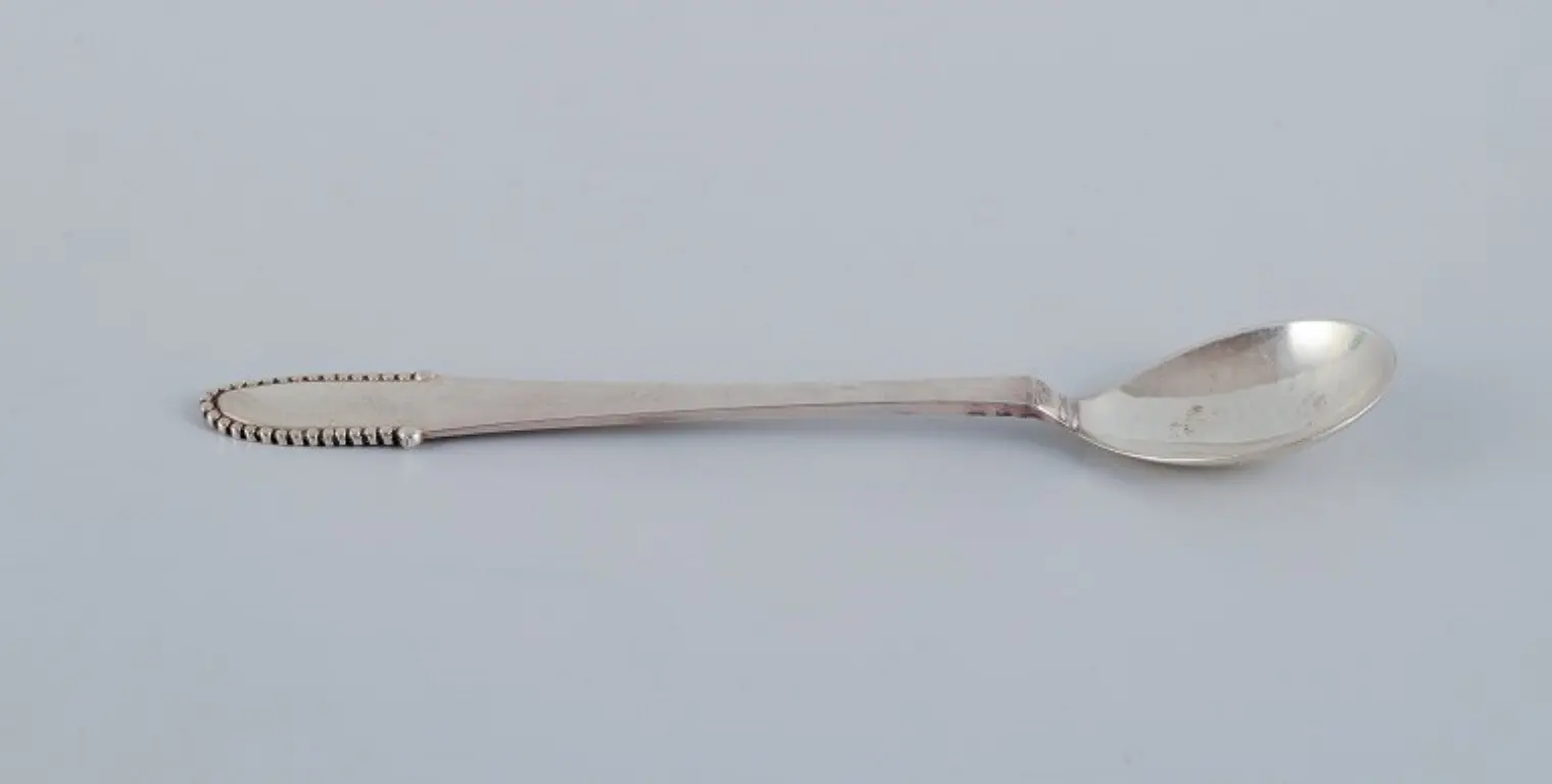 Georg Jensen Perlen: Set mit zwölf Kaffeelöffeln aus Sterlingsilber