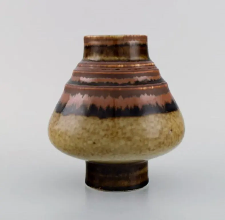 Gösta Andersson für Rörstrand. Glasierte Keramikvase. Mitte des 20. Jahrhunderts