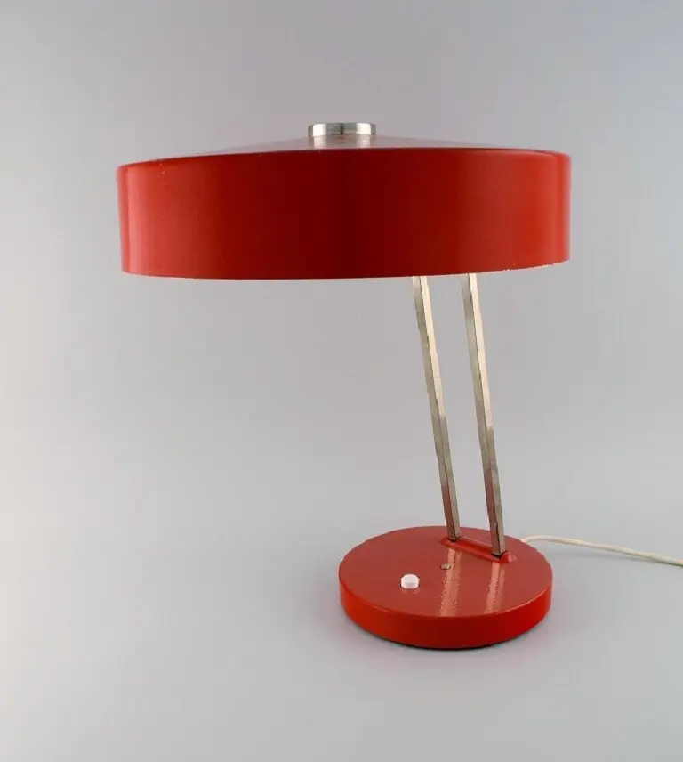 Große verstellbare Schreibtischlampe im originalen roten Lack aus den 70er Jahren