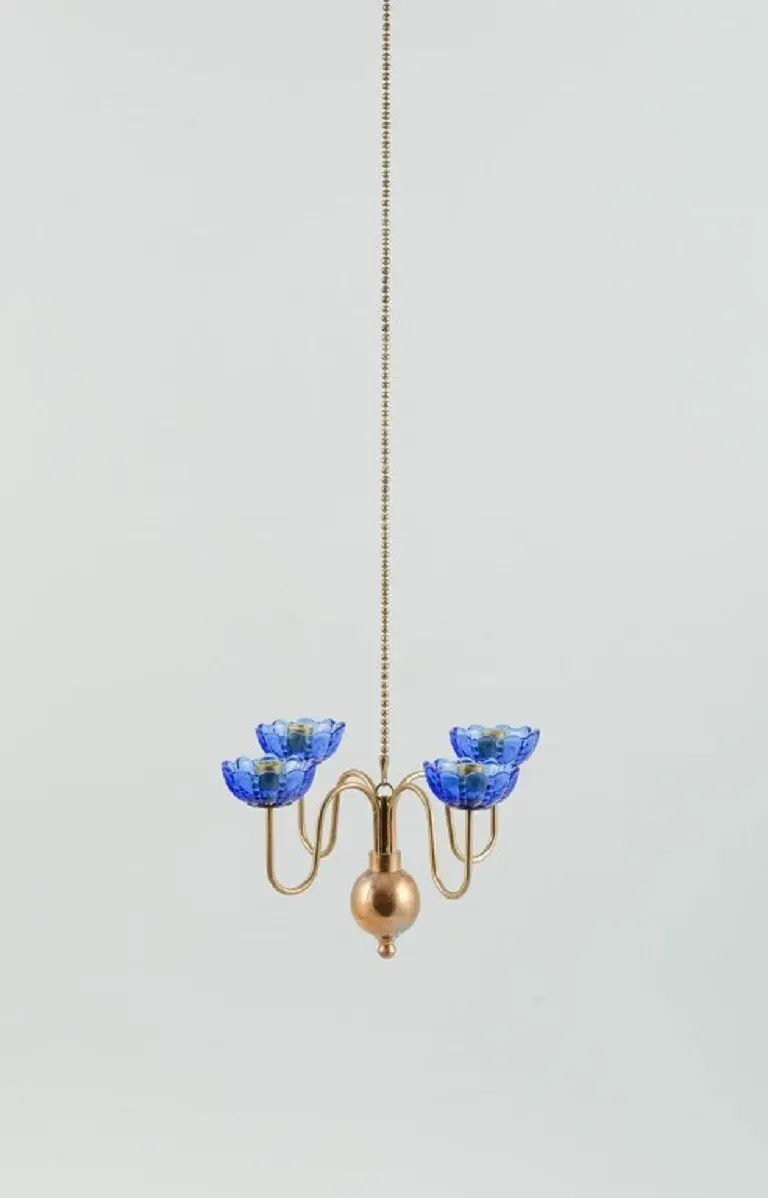 Gunnar Ander für Ystad Metall. Messing-Kronleuchter für 4 Kerzen und