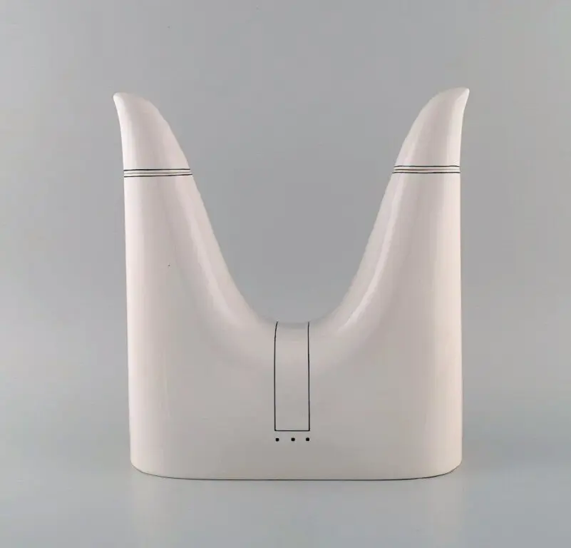 Heide Warlamis Kollektion für Wien: Funkis Porzellan Teekanne aus Österreich