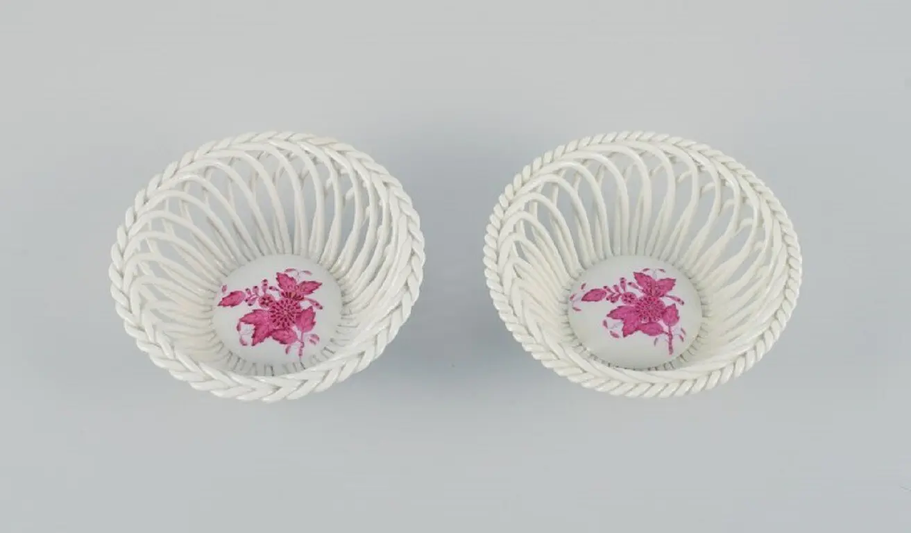 Herend Rosa Chinesisches Bouquet, zwei kleine Porzellanschalen mit Flechtwerk