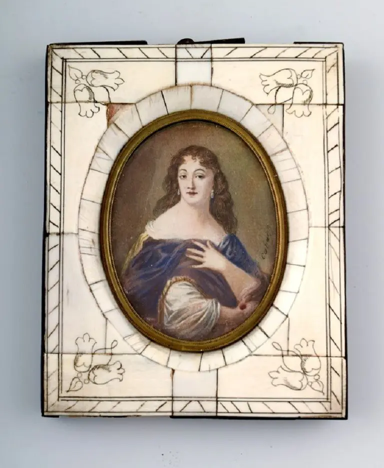 Miniatur eines Frauenprofils, Pastellzeichnung auf Papier, Anfang 1900