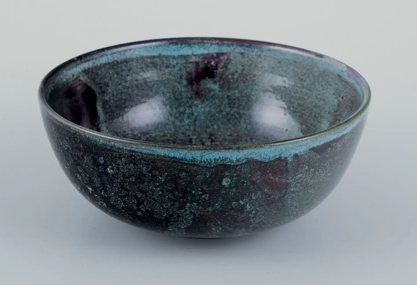 Svend Hammershøi für Kähler: Keramikschale mit einer schwarz-grünen Doppelglasur
