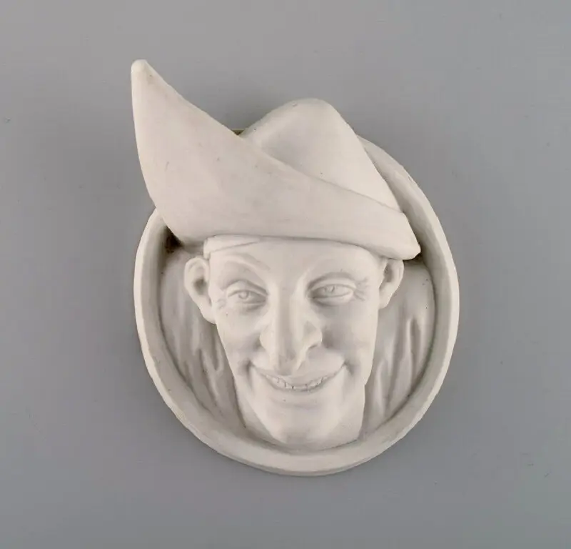 Antikes Wandrelief 'Pierrot' von Christian Joachim (1870-1943) für Royal Copenhagen