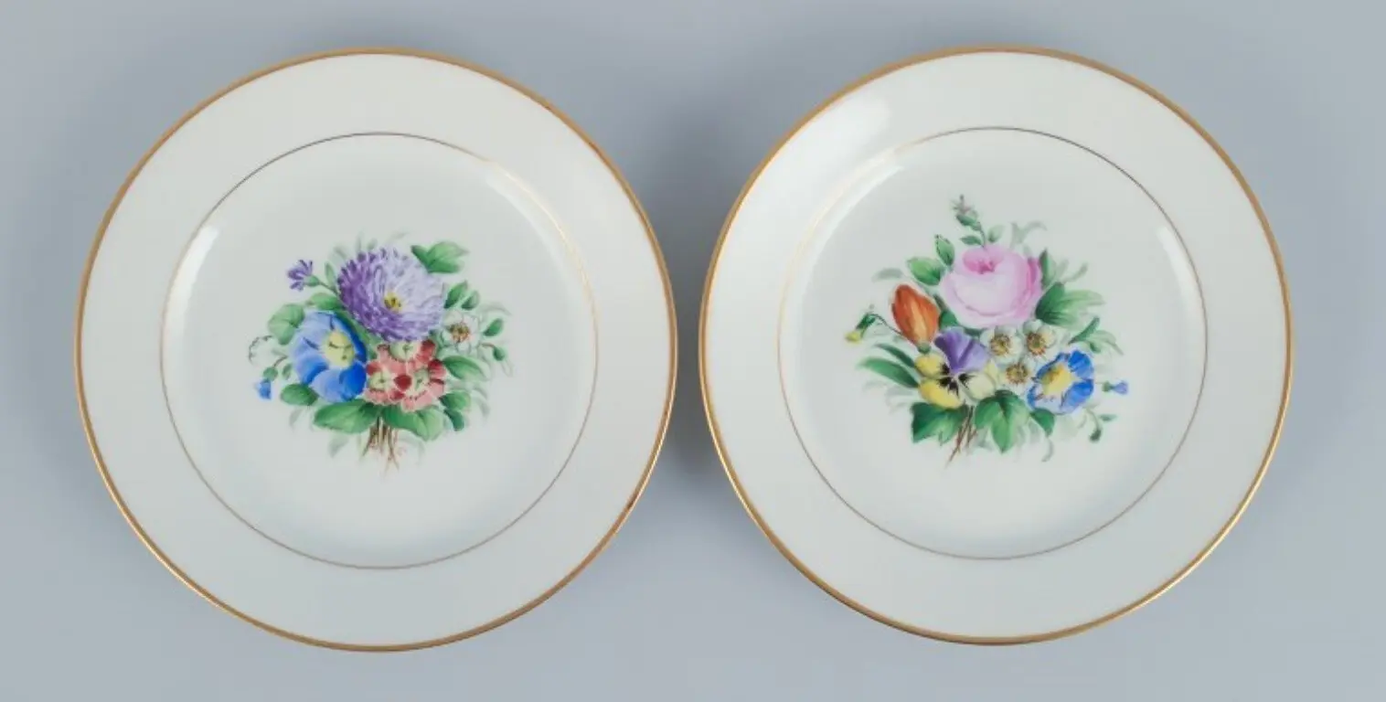 Bing & Grondahl, 14-teiliges Porzellanteller-Set mit Blumendekor