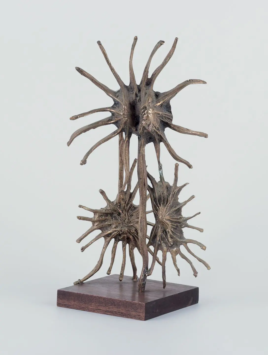 Große Bronzeskulptur in massivem Design. Surrealistisch im Dali-Stil