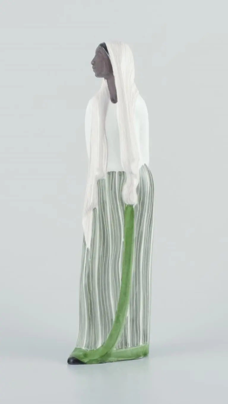 „Keramikfigur einer Indonesierin von Mari Simmulson für Upsala-Ekeby.“